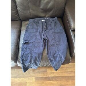 Women’s Croft & Barrow Stretch Size 14 Navy Blue Capris